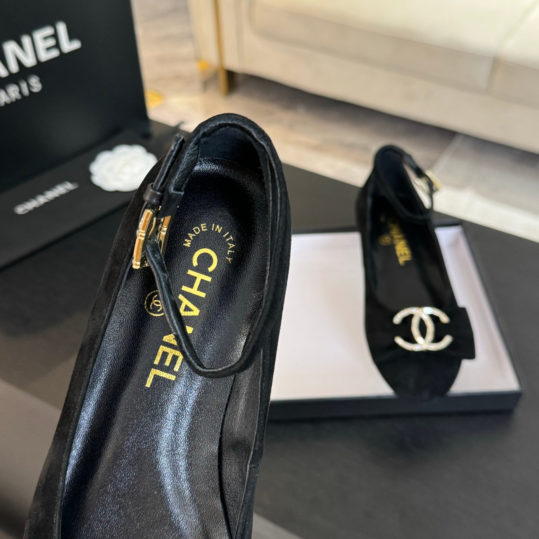 Chanel Flat shoes