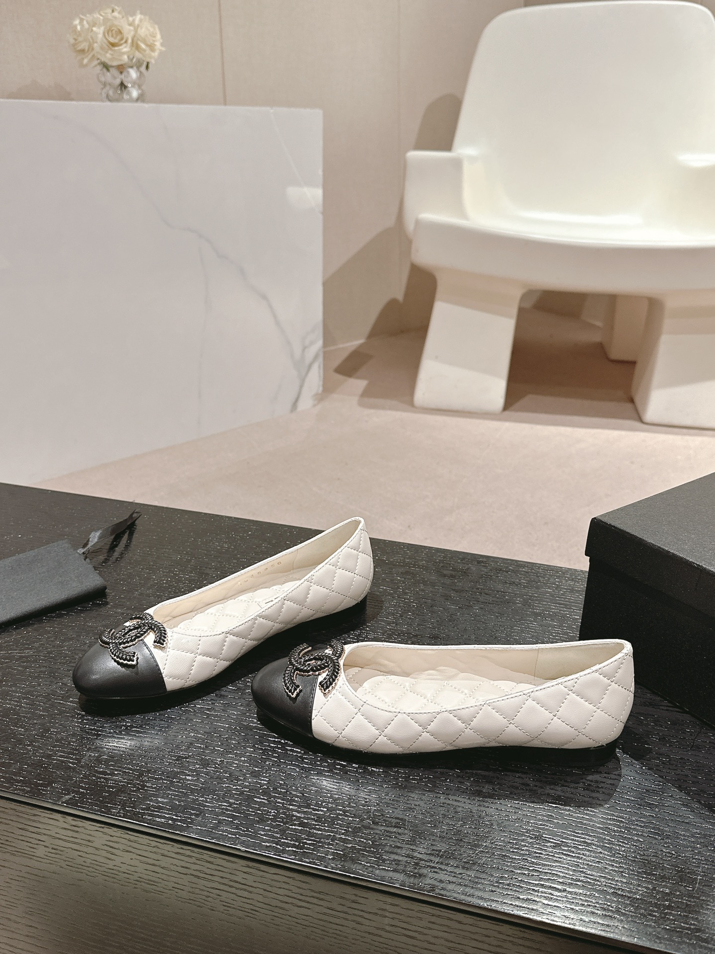 Chanel Flat shoes