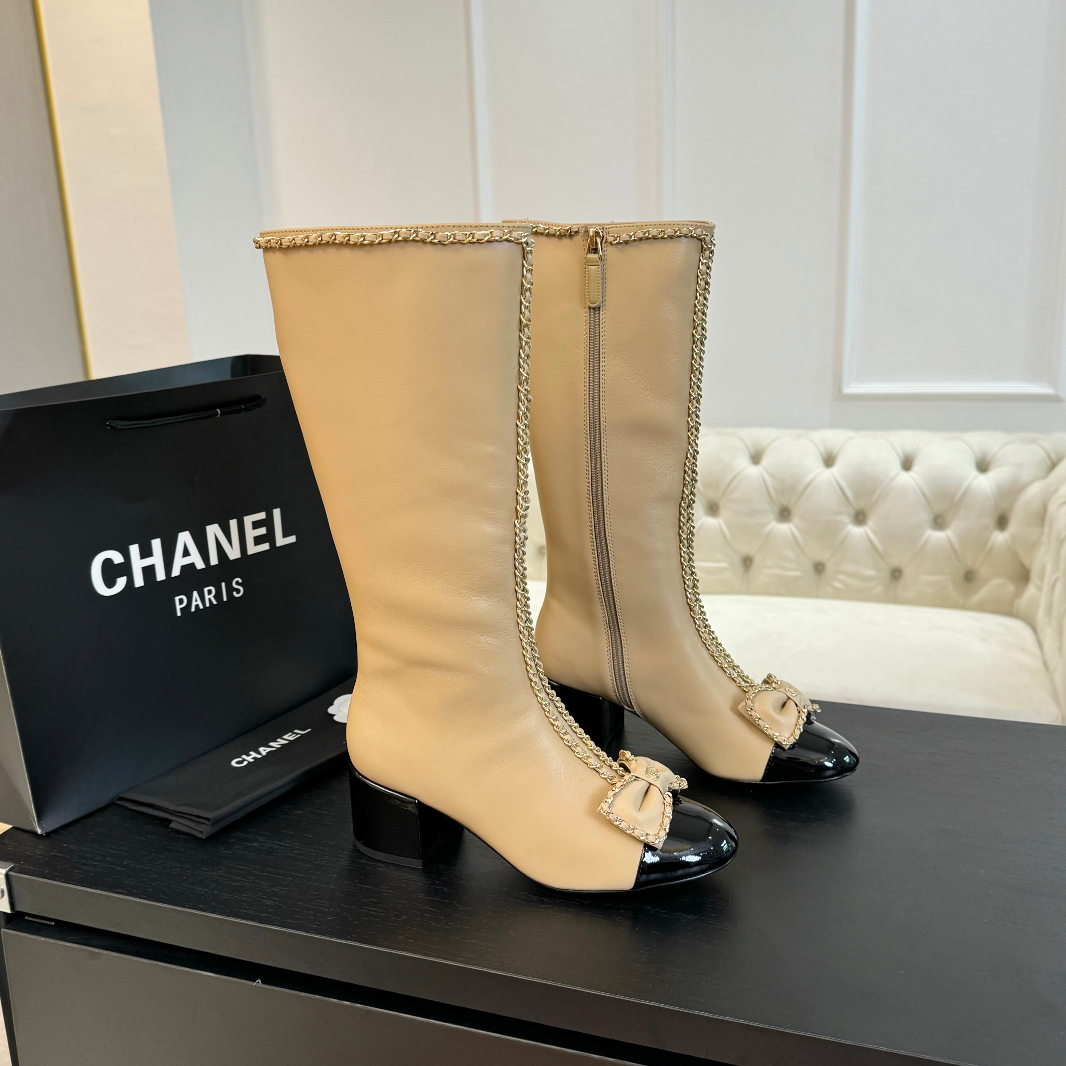 Chanel Flat shoes