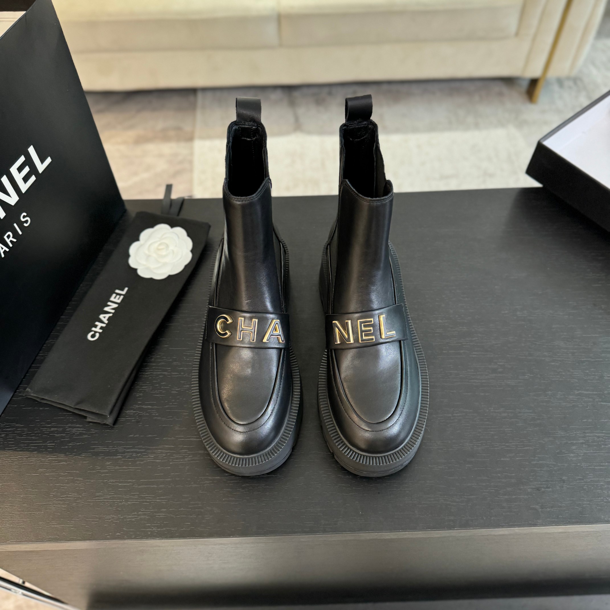 Chanel Flat shoes