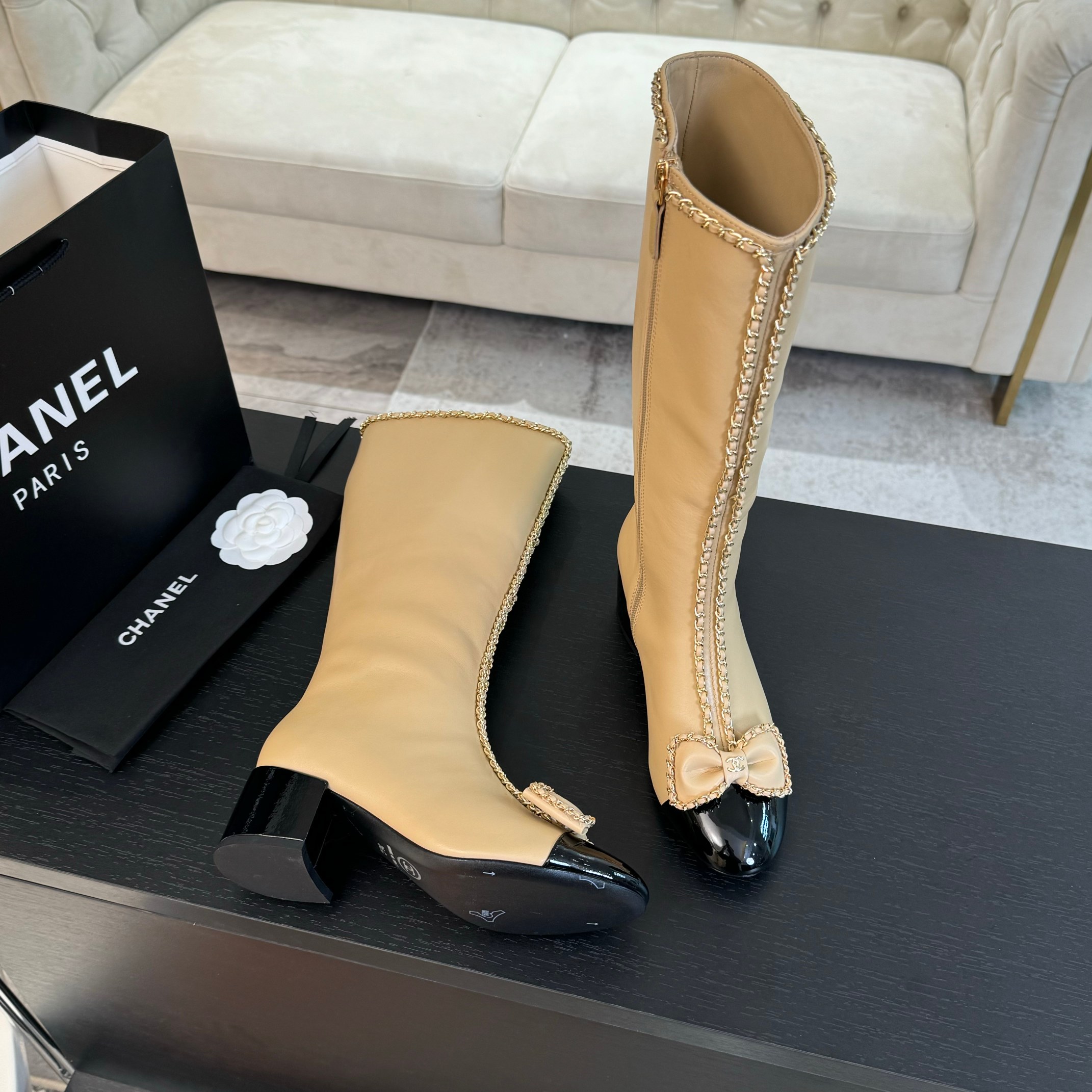 Chanel Flat shoes