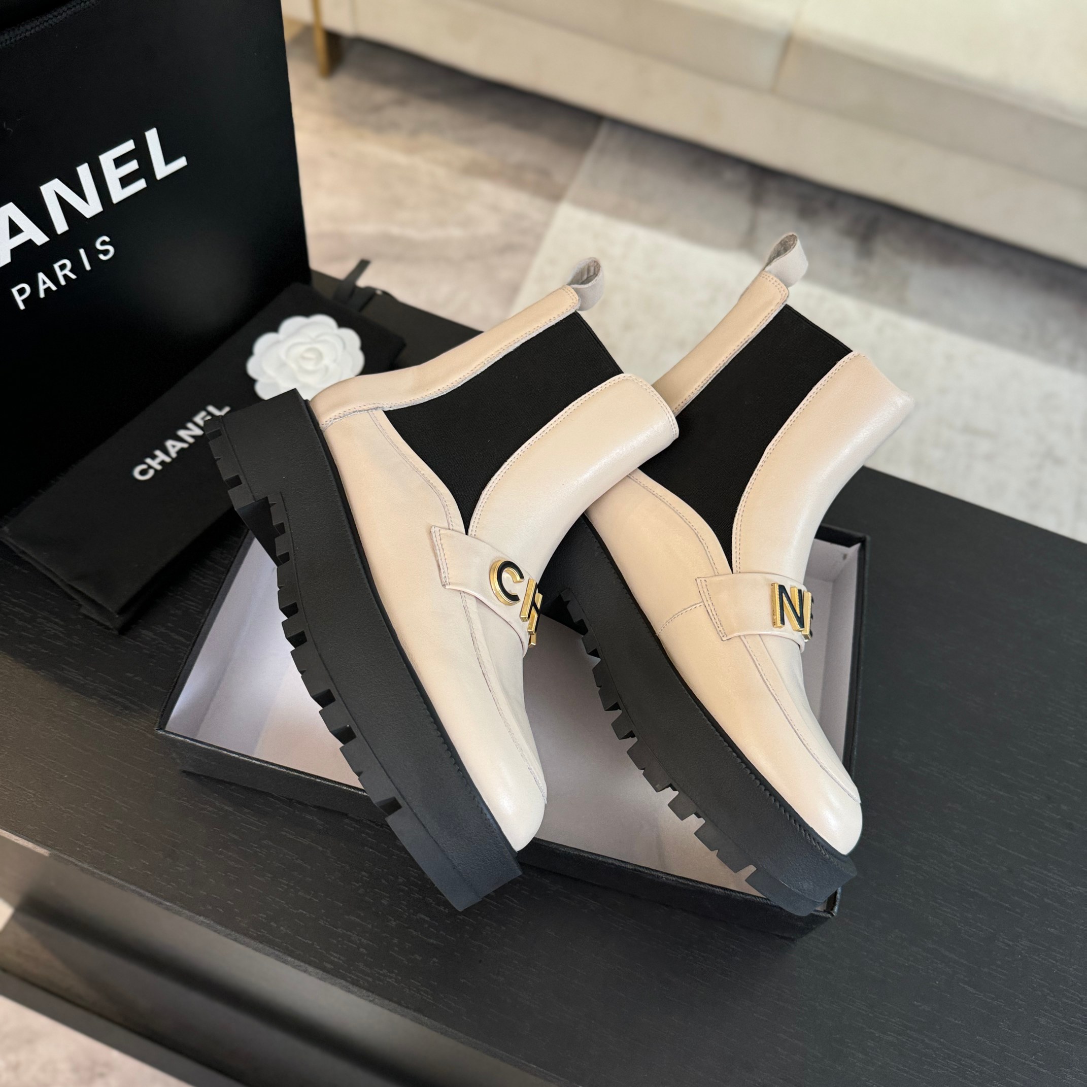 Chanel Flat shoes