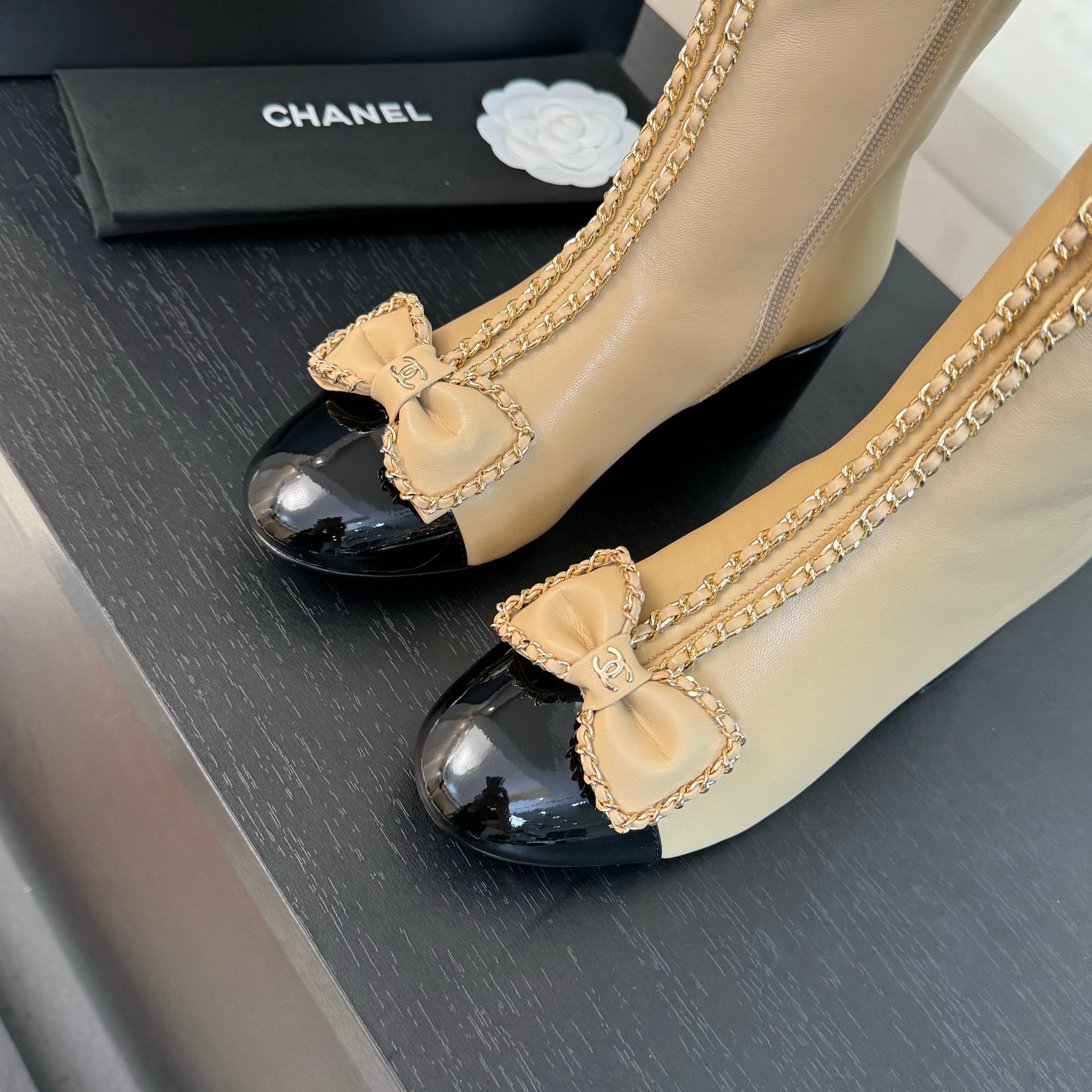 Chanel Flat shoes