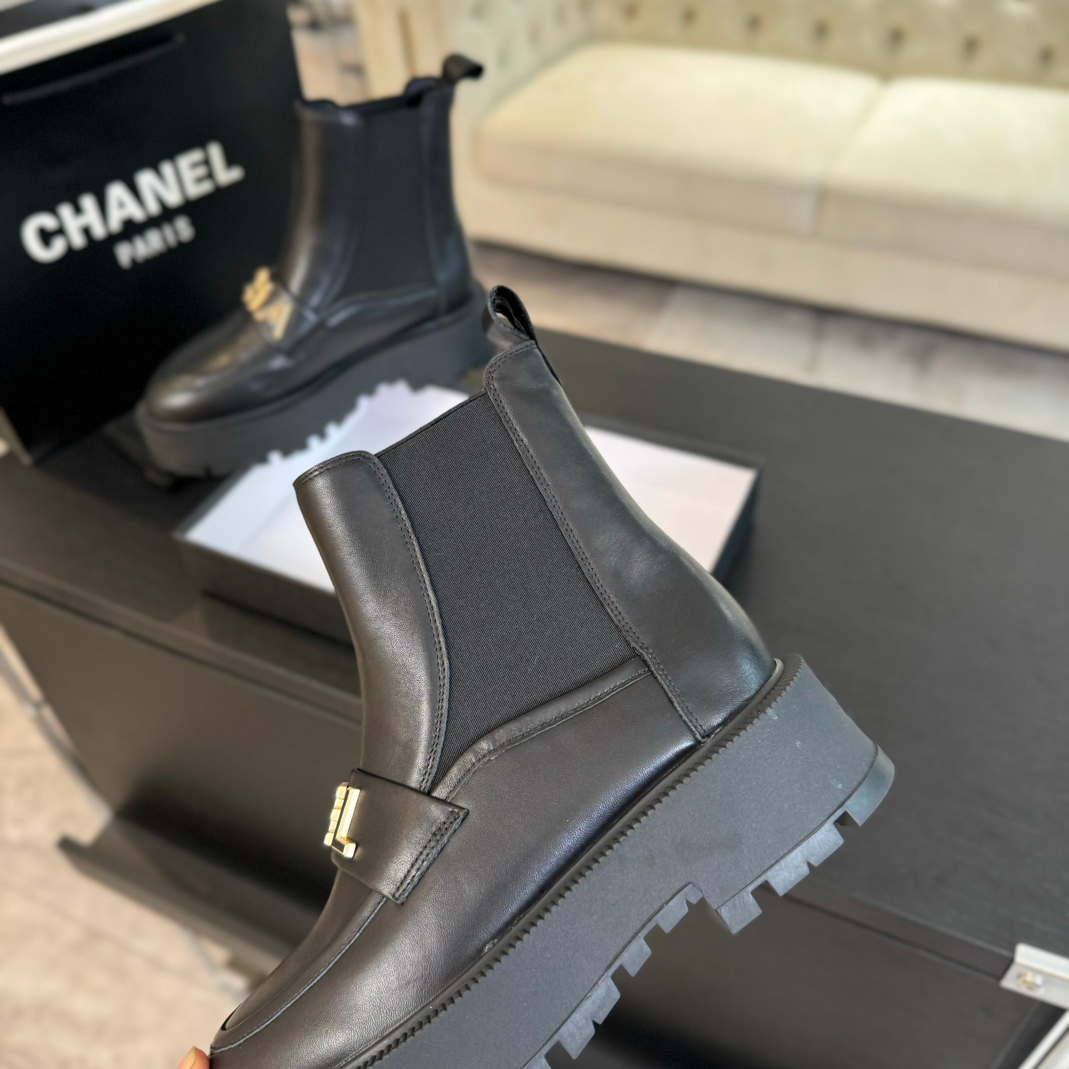 Chanel Flat shoes