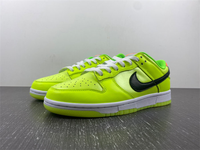 nike dunk low “glow in the dark” fj4610-702