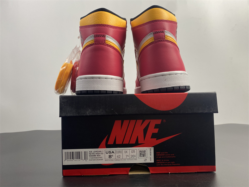 Jordan1 OG Light Fusion Red 555088-603