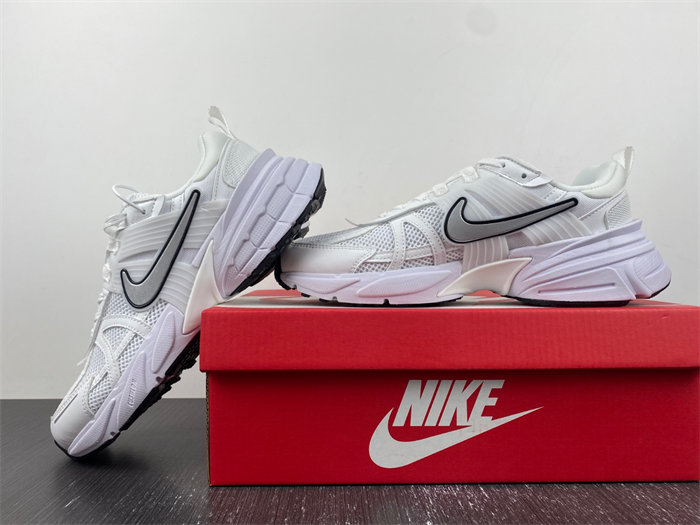 Nike V2K Run Summit White Metallic Silver FD0736-102