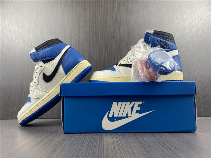 Jordan1 SP Fragment x Travis Scott DH3227-105