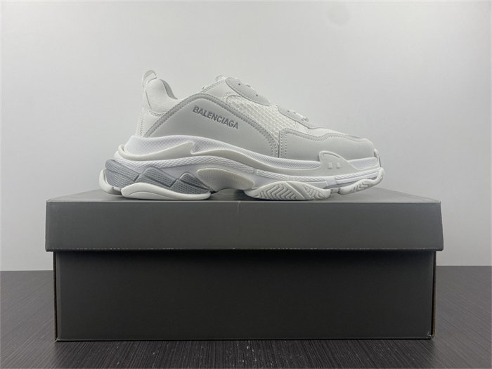 BLCG Triple S White Silver 536737 W2FS4 1200