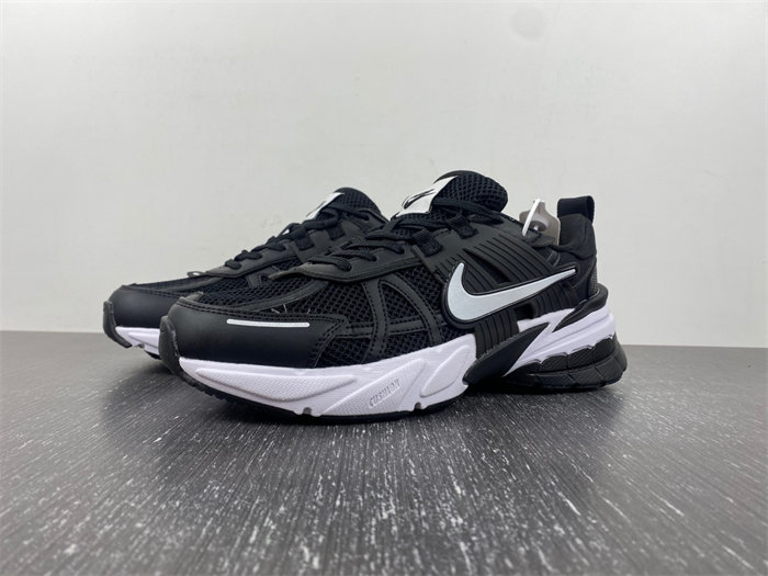 NIKEV2K Runtekk 3XL FD0736-103