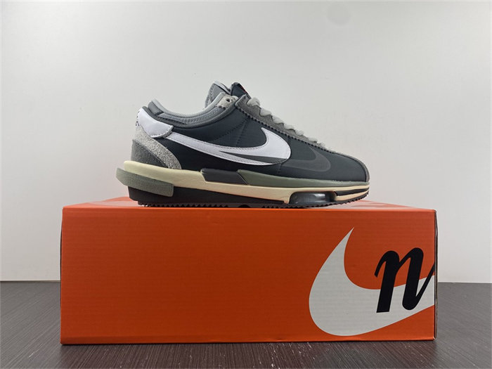 nike cortez 4.0 sacai grey dq0581-001