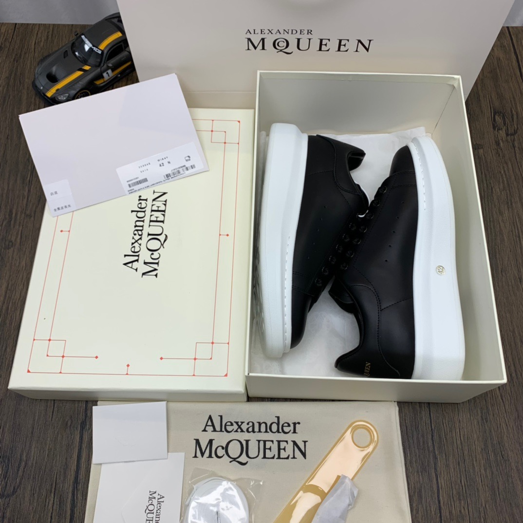 mcquen black white sole 553680whgp51000