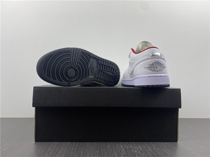 Jordan1 Low SE 553560-164