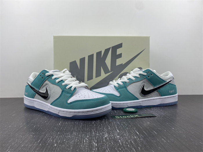 Nike SB Dunk Low April Skateboards FD2562-400