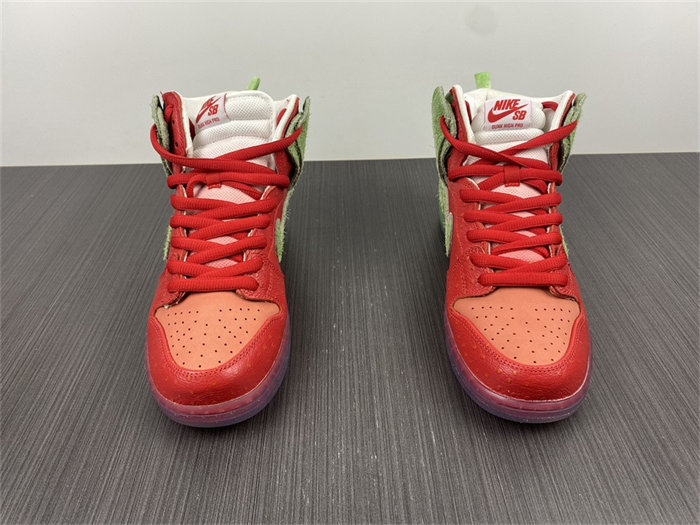 Nike SB Dunk High Strawberry Cough CW7093-600