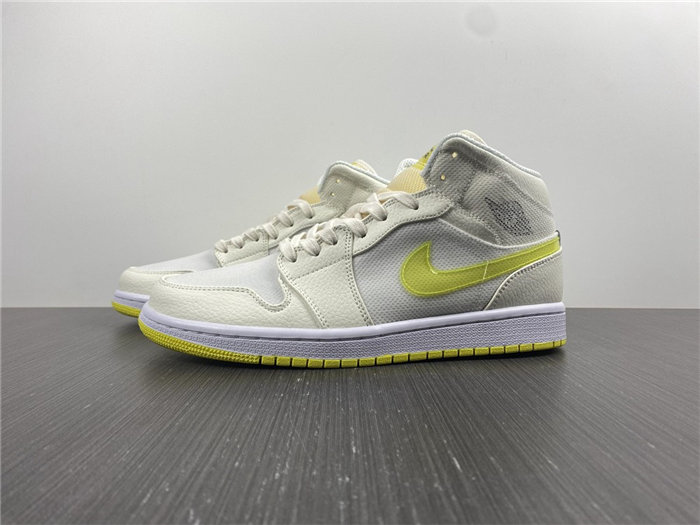 jordan1 mid se voltage yellow db2822-107