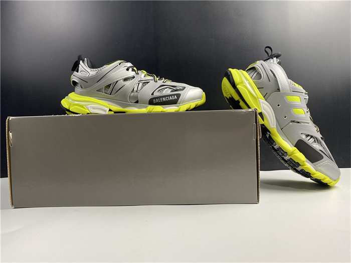 BLCG TRACK TRAINER GREY AND YELLOW 542023 W1GC1 1230