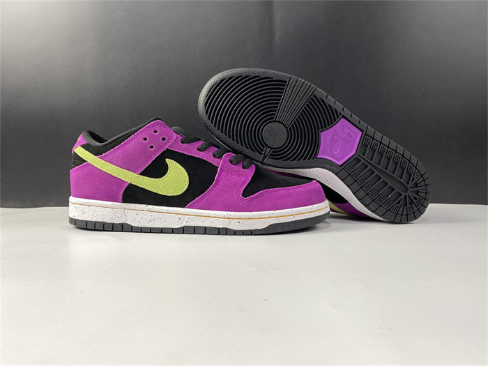 nike sb dunk low pro acg terra red plum bq6817-501