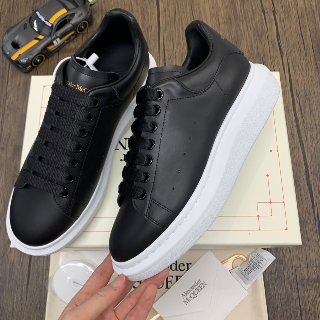 mcquen black white sole 553680whgp51000