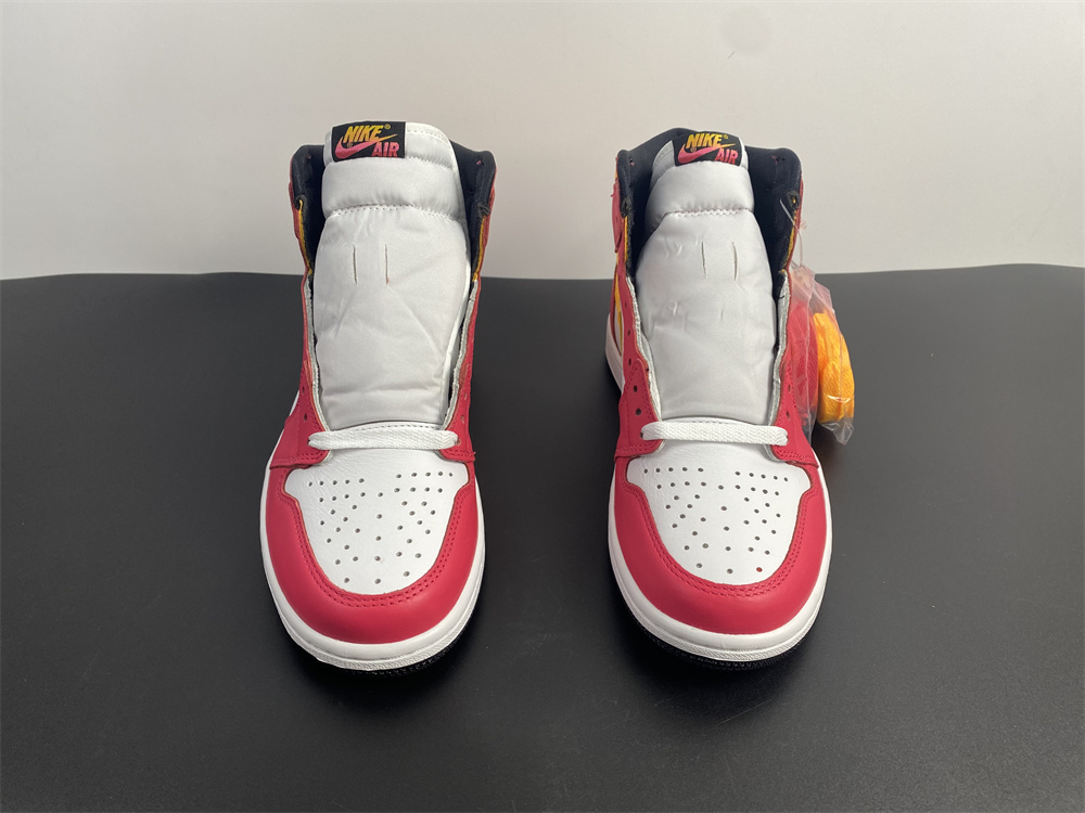 Jordan1 OG Light Fusion Red 555088-603