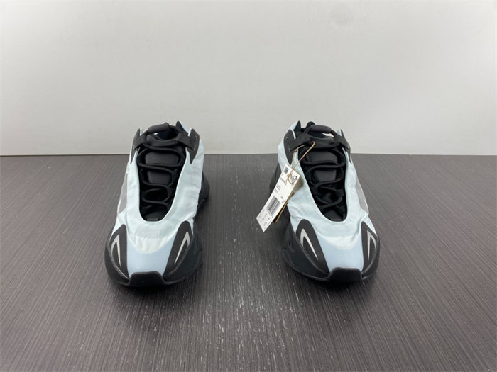 Yeezy Boost 700 MNVN Blue Tint GZ0711