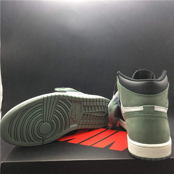 jordan1 retro clay green 555088-135