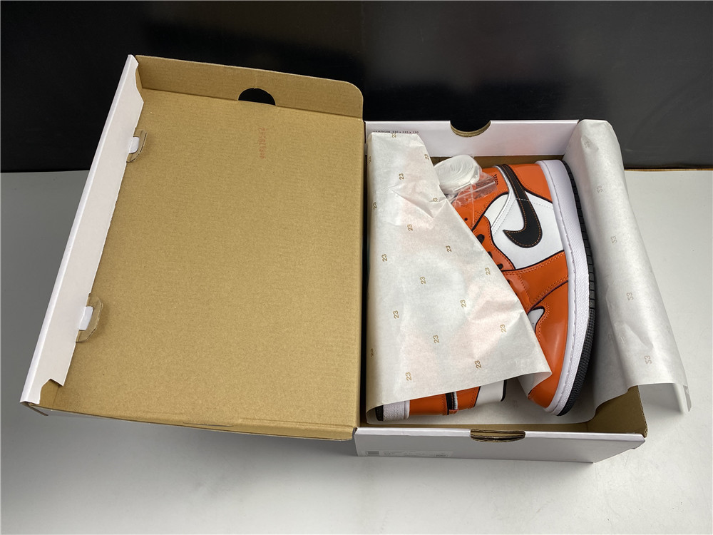 Jordan1 Mid SE Turf Orange DD6834-802