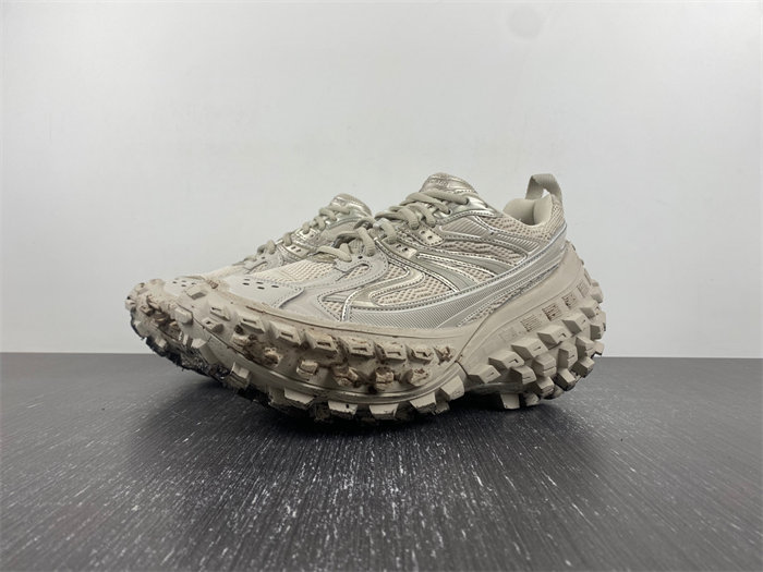 B*a Defender Beige 685613 W2RAF 9700