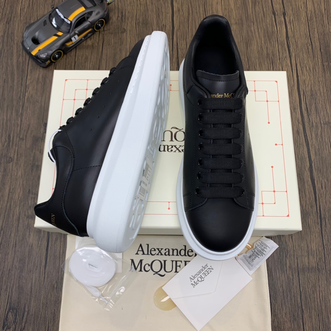 mcquen black white sole 553680whgp51000