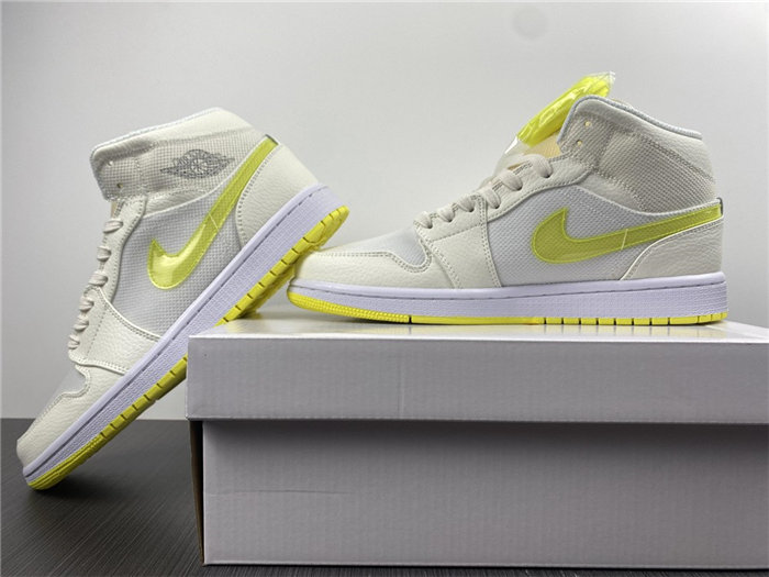 Jordan1 Mid SE Voltage Yellow DB2822-107