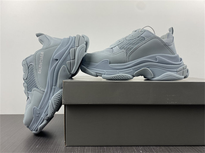 BLCG Triple S Pale Blue 524039 W2FW1 4700