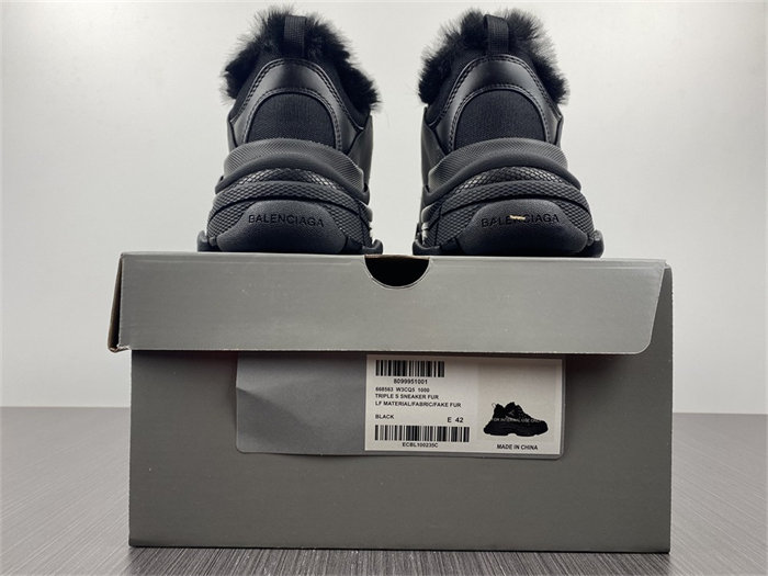 BLCG Triple S Fake Fur Black 668563 W3CQ5 1000