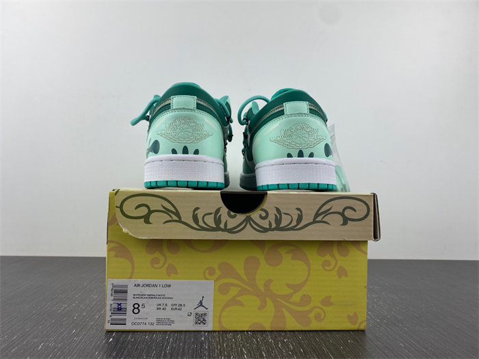 Jordan 1 Low New Emerald DC0774-132