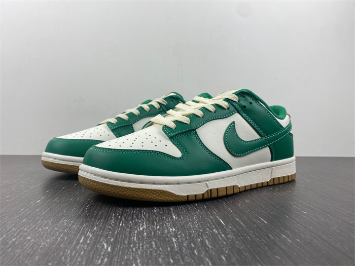 nike dunk low malachite university gold fb7173-131