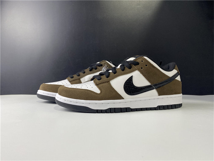 nike sb dunk low white black trail end brown 304292-102