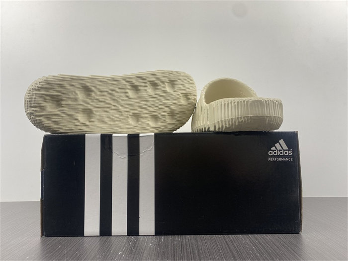 ADIDAS New Colleettion 660211