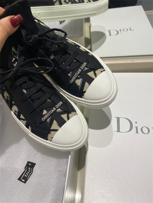 D***R  Sneaker