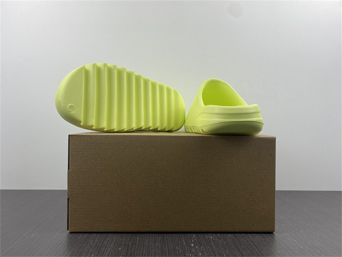 Ad*s yeezy slide glow green hq6447