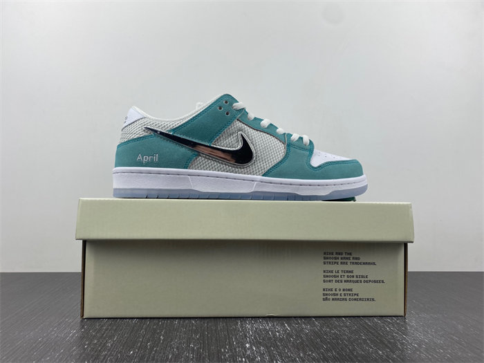 nike sb dunk low april skateboards fd2562-400