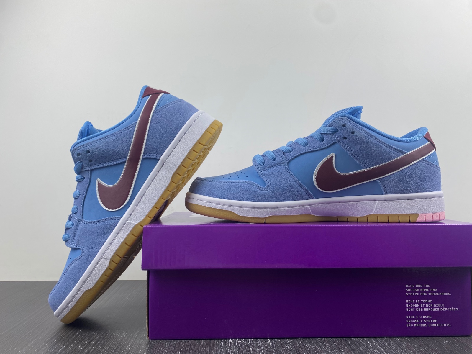 nike sb dunk low philadelphia phillies dq4040-400