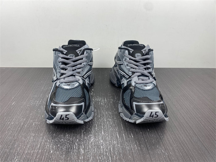 BALENCIAGA -Runner 677403 W3RBR 1515