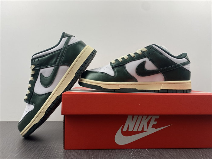 nike dunk low vintage green dq8580-100