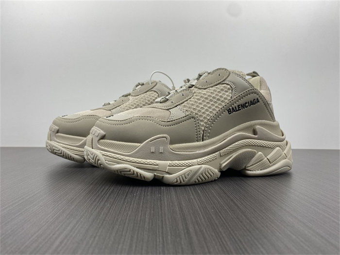 BLCG Triple S Beige 524039 W2FW1 97010