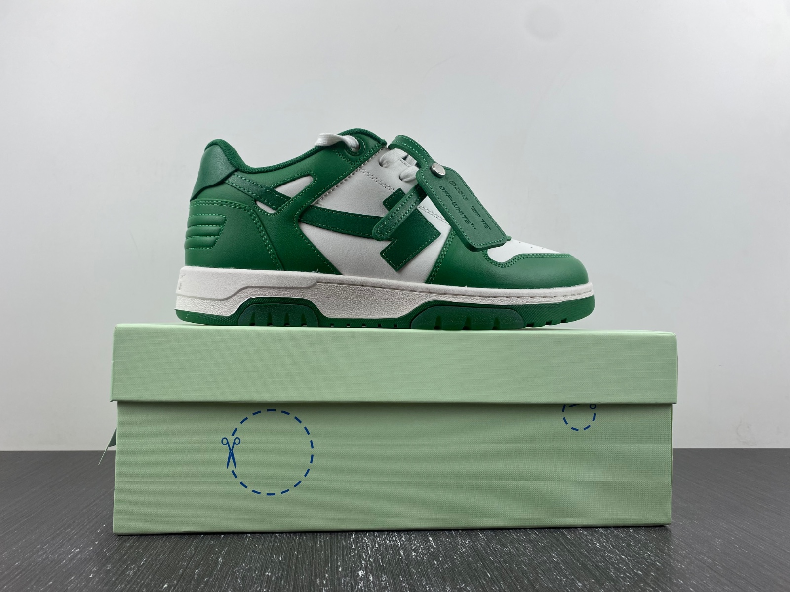 off-white out of office low top green dirty white omia189r21lea0010455