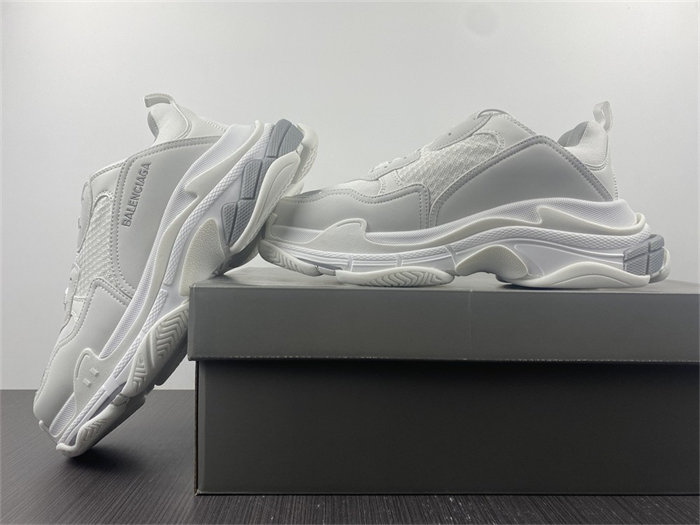 BLCG Triple S White Silver 536737 W2FS4 1200