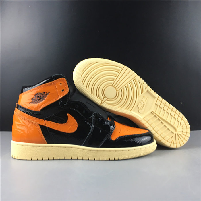 Jordan1 Retro Shattered Backboard 555088-028