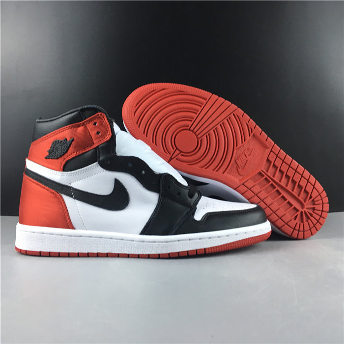 Jordan1 satin WMNS BLACK TOE CD0461-016