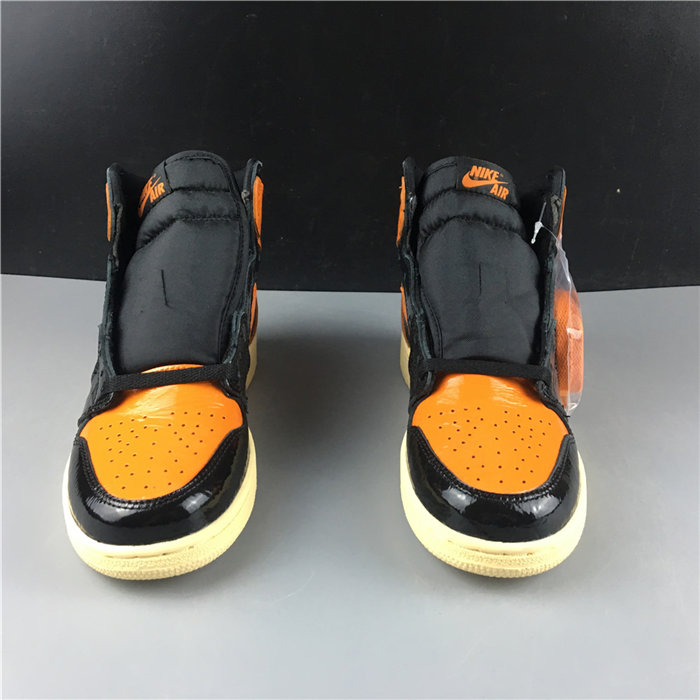 jordan1 retro shattered backboard 555088-028