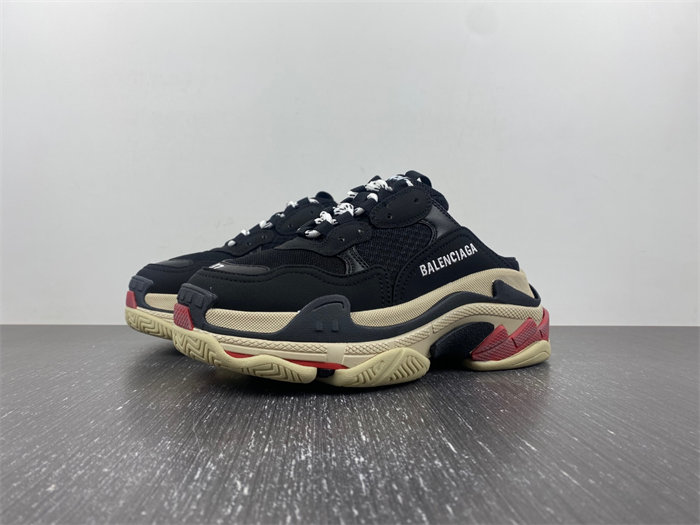 Balenciaga 755687 W3SM1 1096