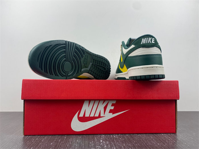 nike dunk low se noble green fd0350-133